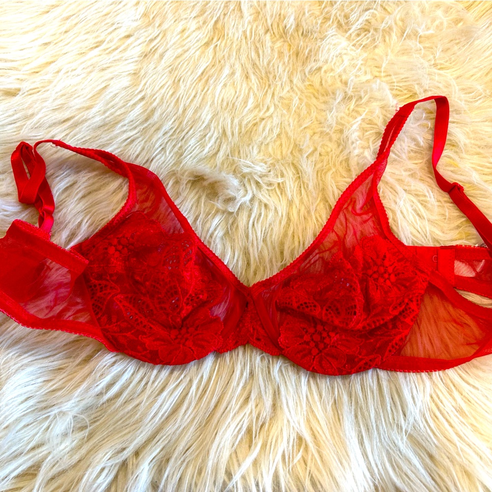 Victoria’s Secret lace bra